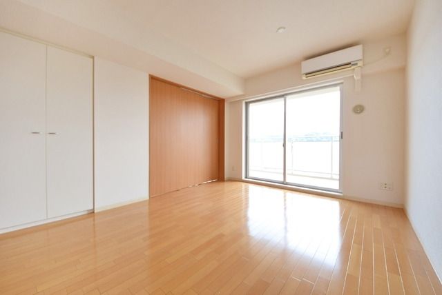 居室・リビング　同物件別部屋写真