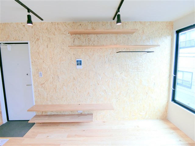 収納　棚収納とオープンクローゼット