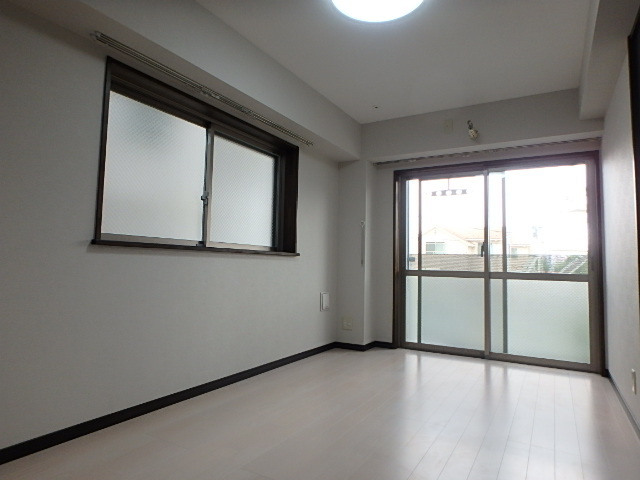 居室・リビング　２面採光