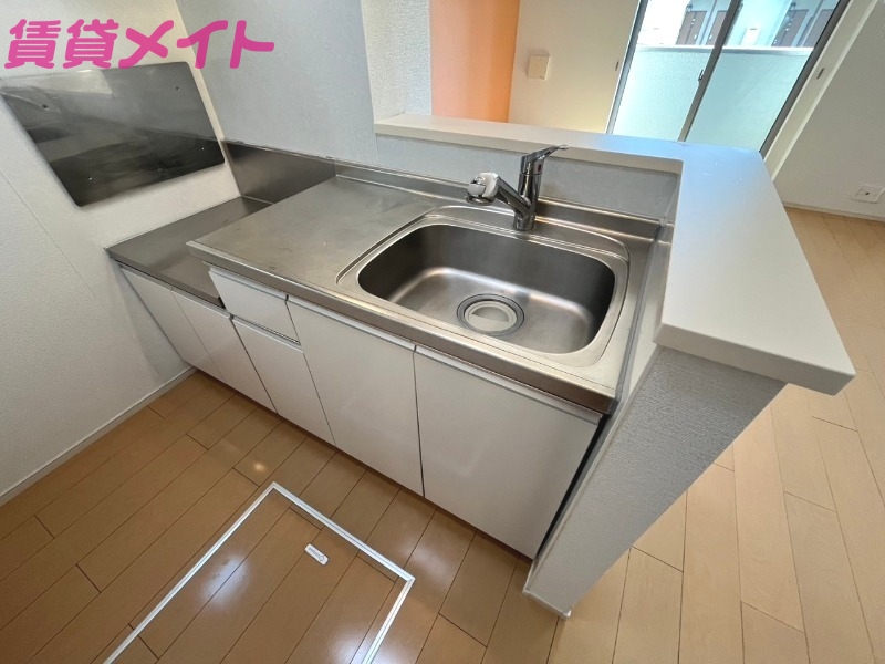 キッチン　同型参考写真です