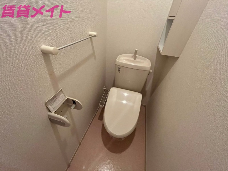 トイレ　同型参考写真です