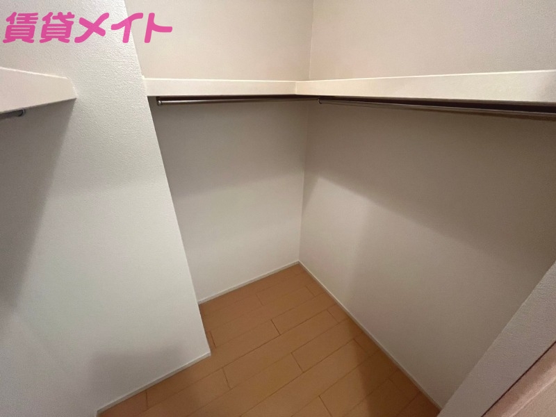 収納　同型参考写真です