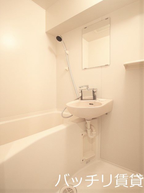 バス・シャワールーム　画像は別号室イメージの為、現況を優先いたします。