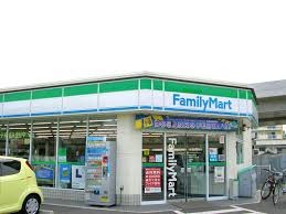 コンビニ　ファミリーマート篠崎駅南口店（コンビニ）まで400m