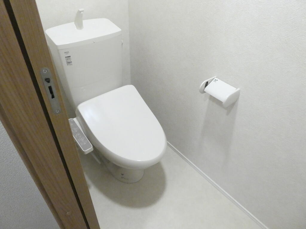 トイレ　※内観写真・動画・パノラマは同物件別部屋のものです。