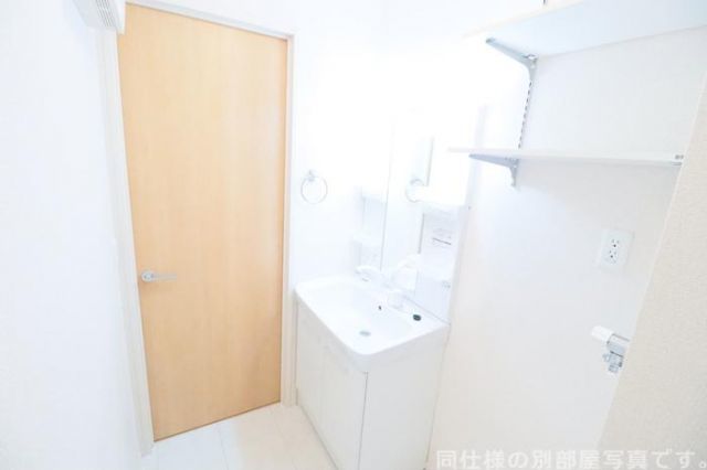 洗面設備　同仕様参考写真