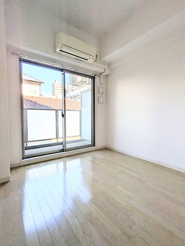 居室・リビング　同物件別部屋写真