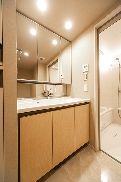 洗面設備　※写真は同タイプ住戸です。