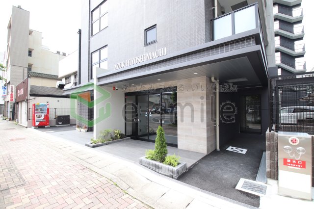 エントランス　ゆとりのあるエントランスです