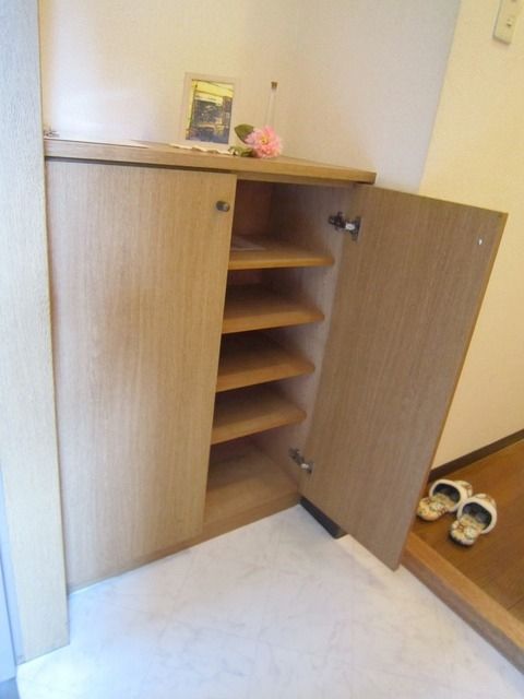 玄関　シューズボックス付