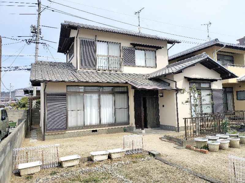 建物外観　南向きで日当たり良好♪