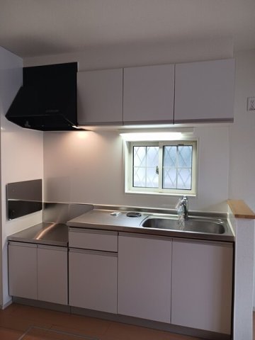 キッチン　コンパクトなキッチンで掃除もラクラク