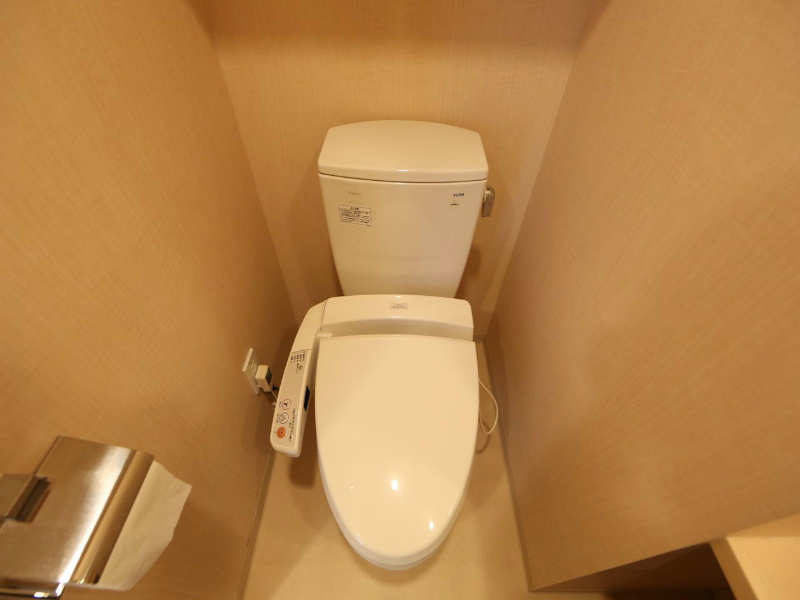 トイレ　温水洗浄便座付トイレ