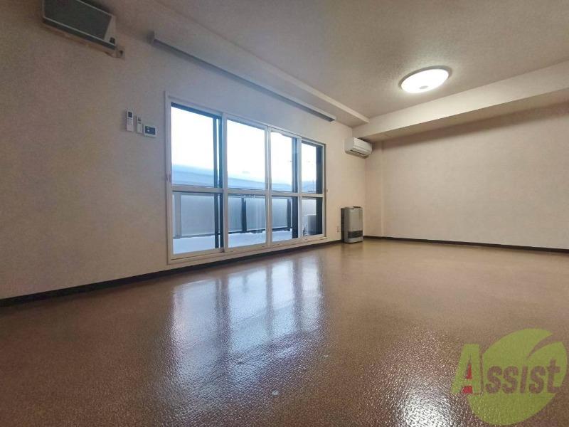 居室・リビング　明るいお部屋は気持ちよく過ごせそうですね。