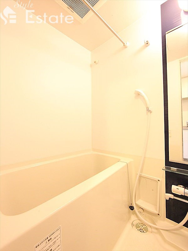 バス・シャワールーム　バスルーム