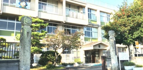 小学校　小野市立市場小学校（小学校）まで1734m