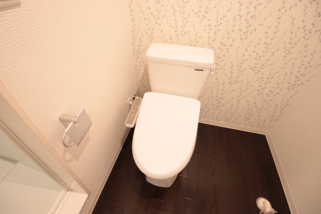 トイレ　※別室の参考写真の為、現況優先です。