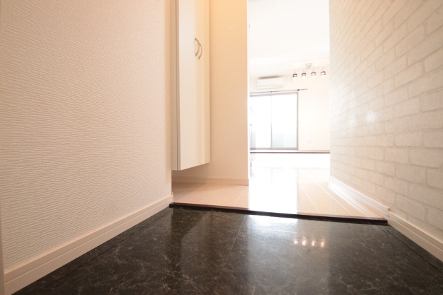 玄関　※別室の参考写真の為、現況優先です。