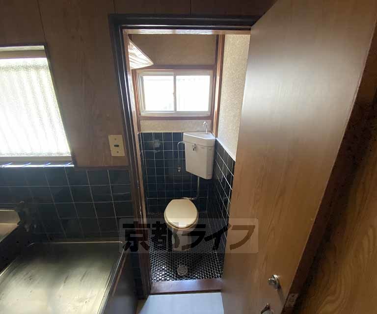 トイレ　シンプルなトイレです。