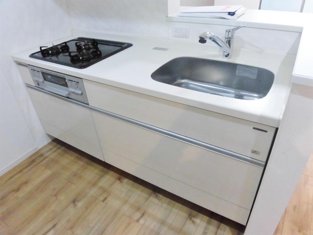 バス・シャワールーム　ガス3口システムキッチン！