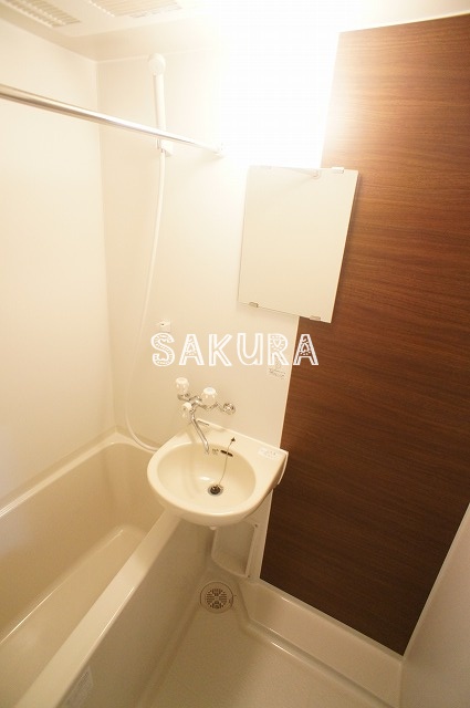 バス・シャワールーム　日々の疲れを癒すお風呂です♪