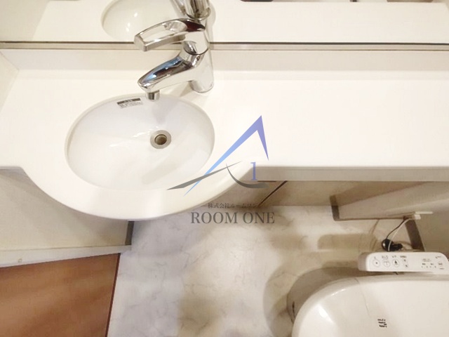 洗面設備　独立洗面台です。