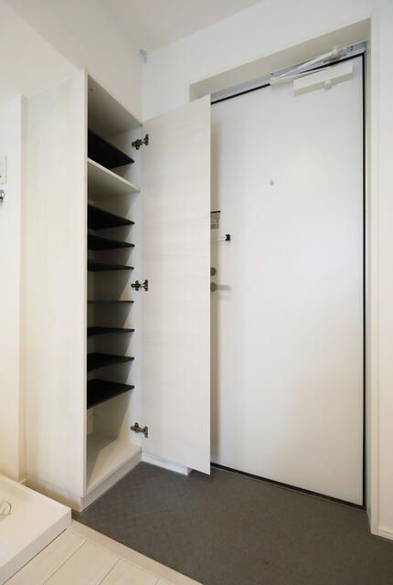 玄関　同施工会社新築参考画像