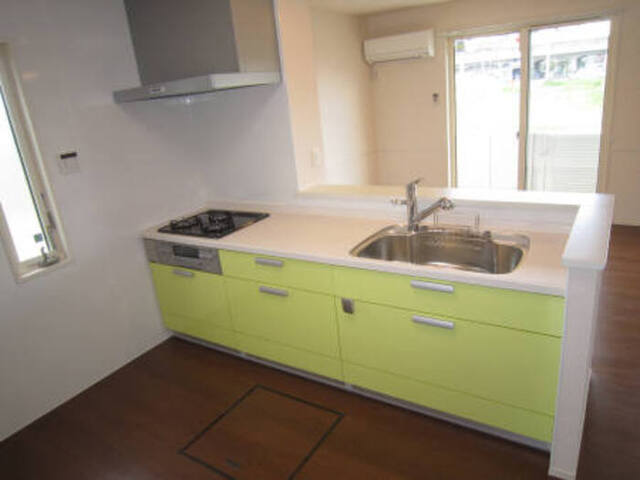 キッチン　Ｂ１０２☆対面式システムキッチン（窓有）☆