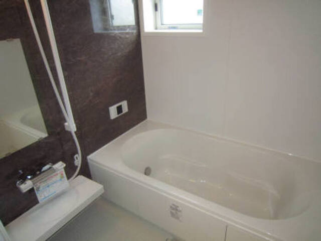 バス・シャワールーム　Ｂ１０２☆一坪風呂（窓付）☆