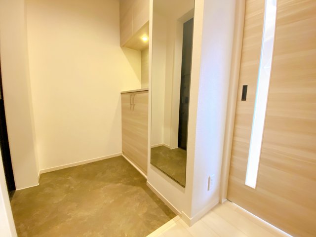 玄関　十分なスペースの玄関です☆