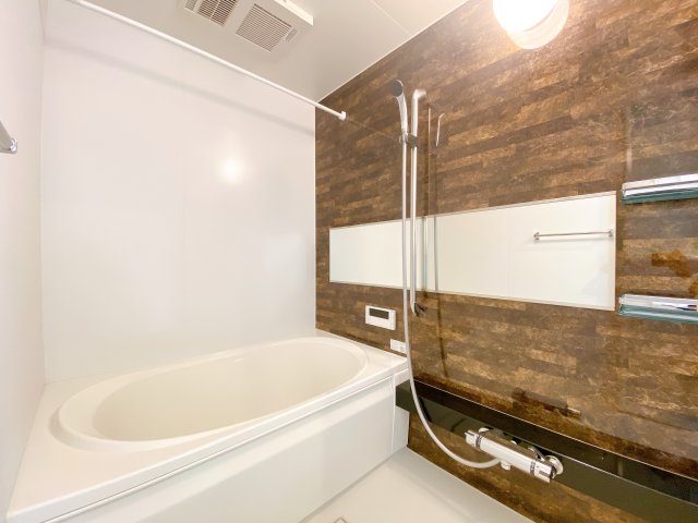 バス・シャワールーム　キレイなバスルームで疲れもなくなりますね◇