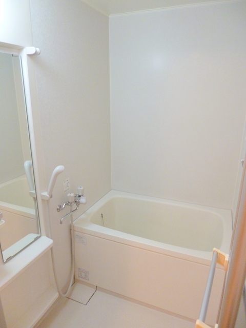 バス・シャワールーム　追焚機能完備のバスルーム