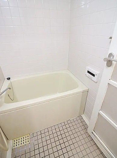 バス・シャワールーム　別部屋の参考写真です