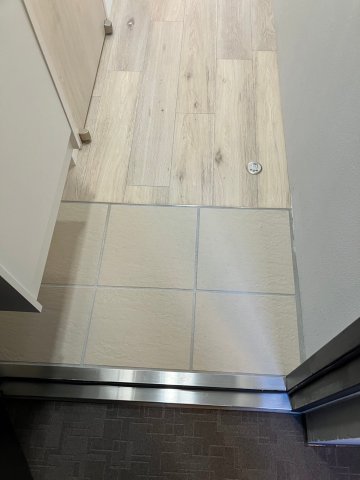 玄関　収納もある玄関です