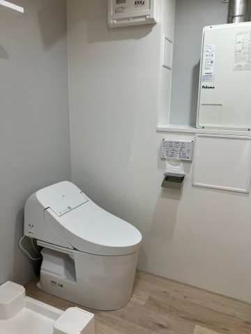 トイレ　落ち着いたトイレです