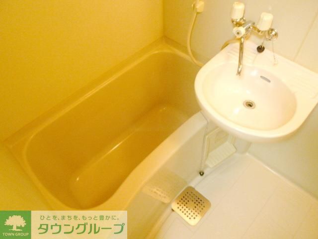 バス・シャワールーム　もちろんバス・トイレ別！