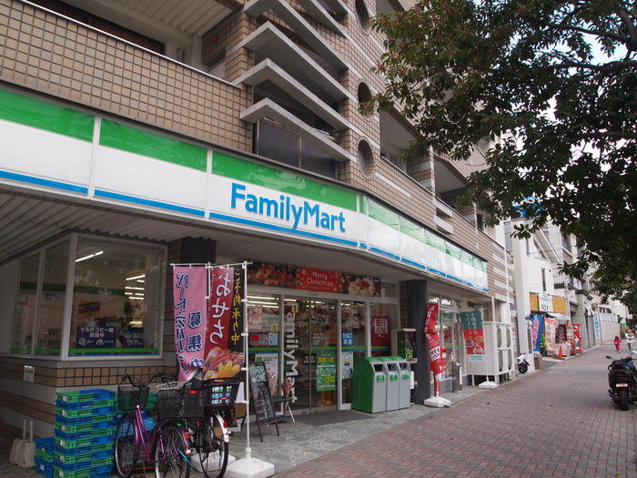 コンビニ　ファミリーマート福岡姪の浜三丁目店（コンビニ）まで429m