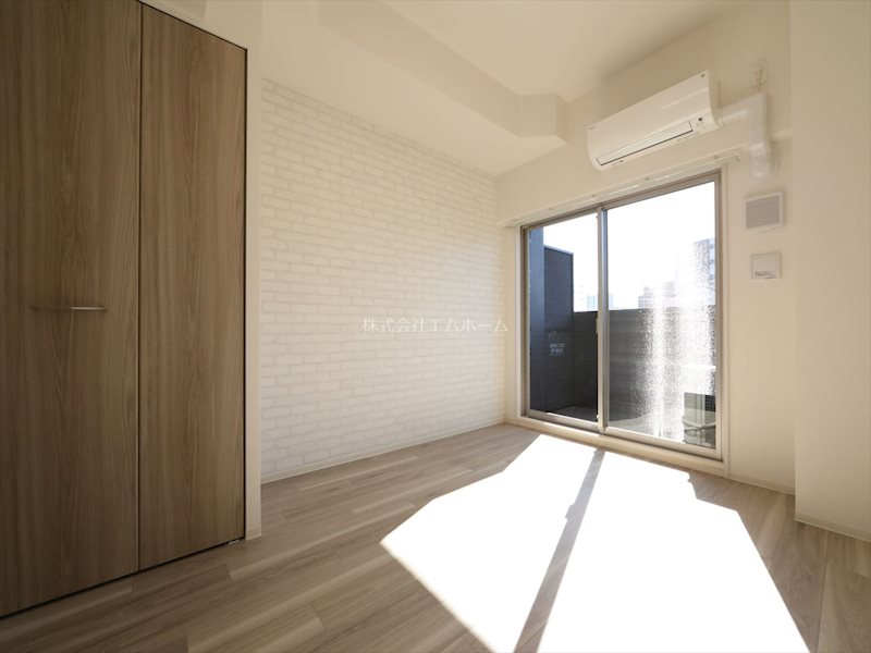 その他部屋・スペース　洋室6.0帖　エアコン付き　南向きバルコニーに面しています