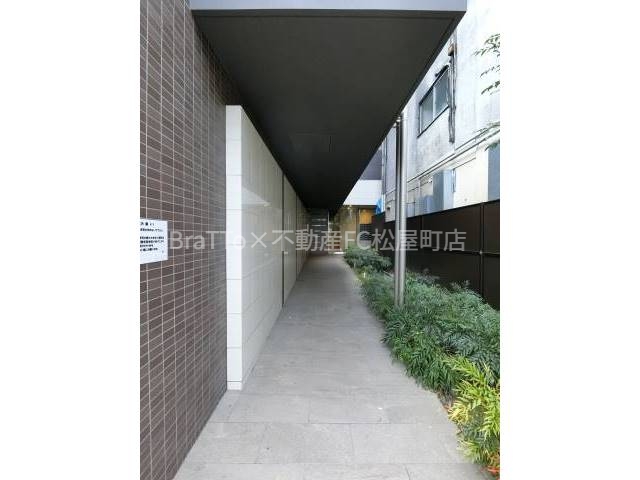 エントランス　マンション共用部分（オートロック付き）