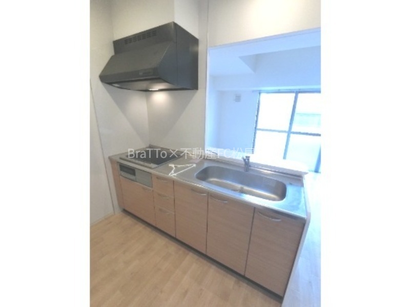 キッチン　キッチン（３口ＩＨ・グリル付）