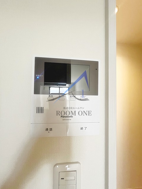 セキュリティ　モニター付きインターホンです。