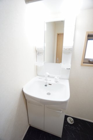 洗面設備　※同タイプの写真です。