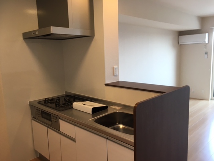 キッチン　反転タイプのお部屋の写真