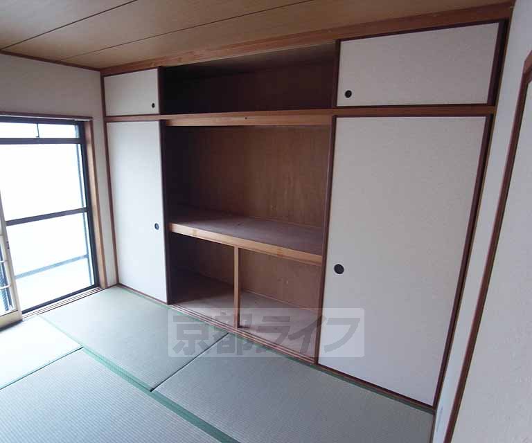 収納　奥行きもたっぷりございます