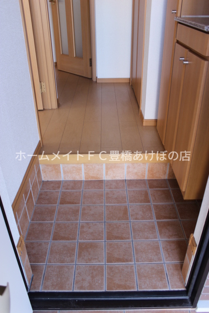 玄関　同型別部屋写真