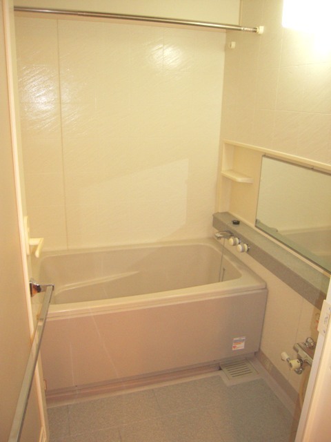 バス・シャワールーム　清潔感のある快適バスルーム♪