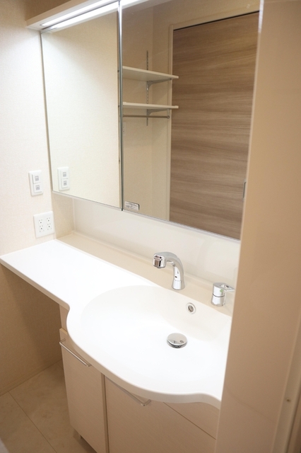 洗面設備　大型洗面化粧台