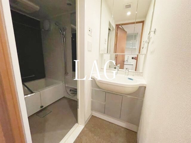 洗面設備　洗面台です。