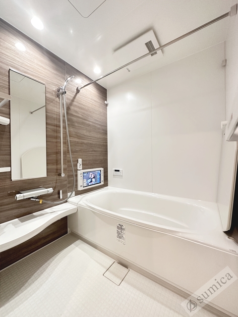 バス・シャワールーム　１６インチ浴室テレビ付き♪♪