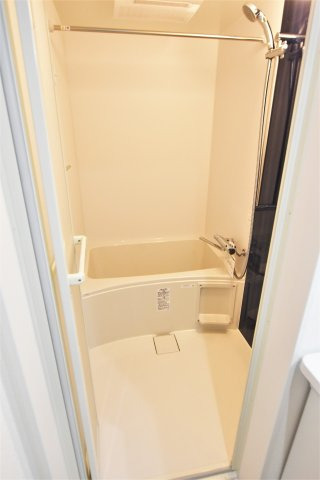 バス・シャワールーム　同施工業者、類似仕様のイメージ写真です。